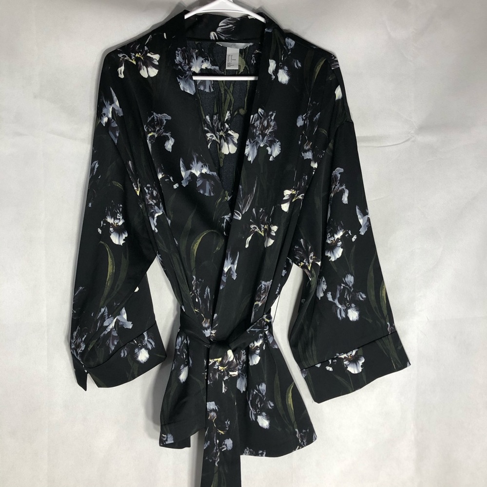 H&M Black Iris Kimono - Picture 6 of 6